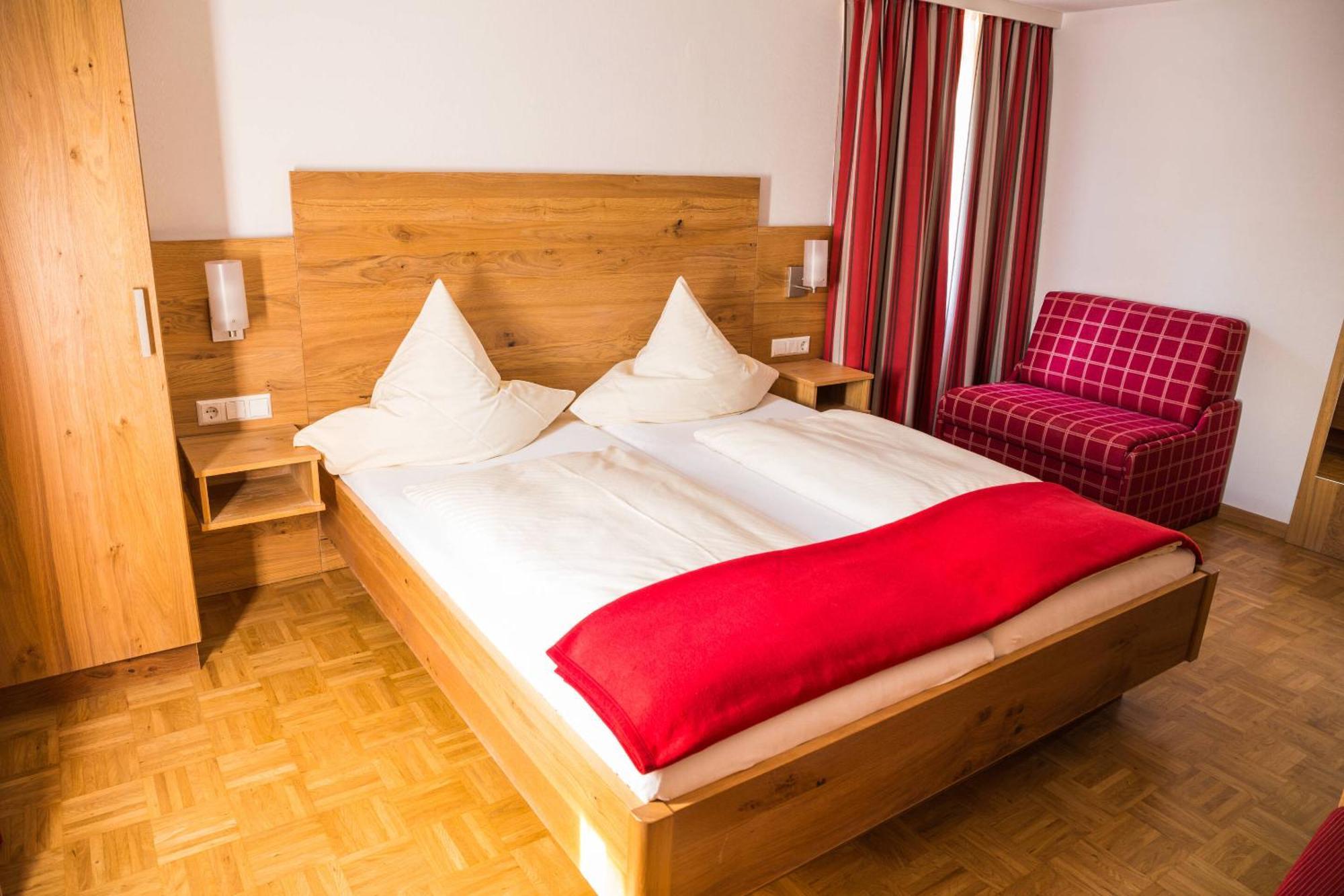 Landgasthaus Zur Linde, Neusatz Buehl  Ngoại thất bức ảnh